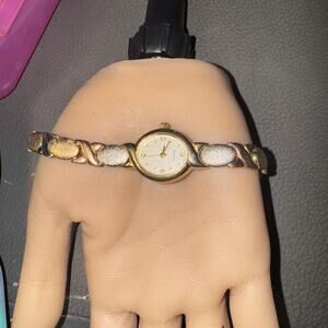-WATCH WOMEN Avon VTG 19mm Tri Color Gold Tone Oval Dial 7"